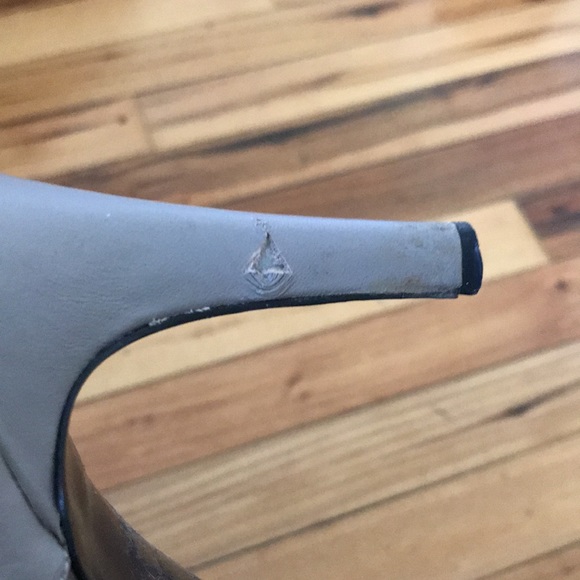 Nine West nude gray lace up, cut out heels 8M - Picture 8 of 8